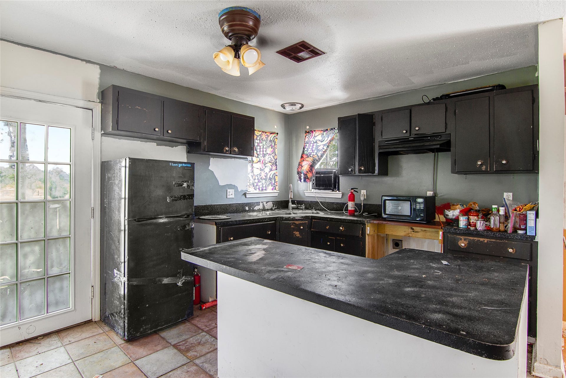 318 Dehart Street, Liverpool, TX 77577