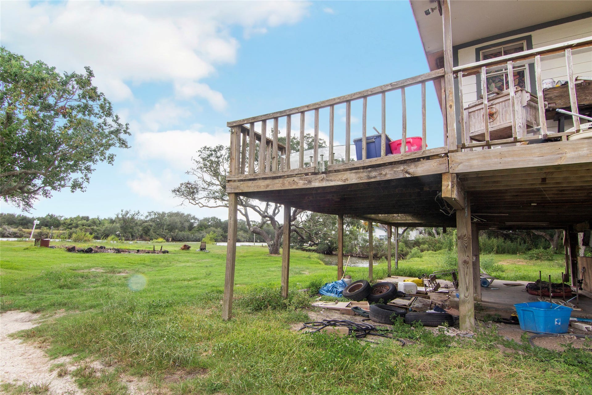 318 Dehart Street, Liverpool, TX 77577