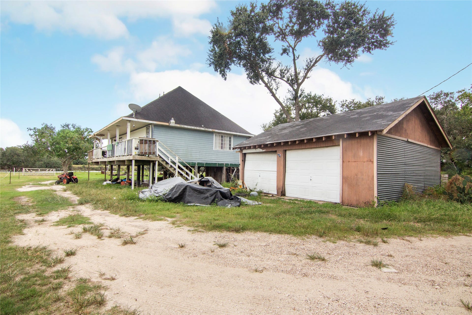 318 Dehart Street, Liverpool, TX 77577