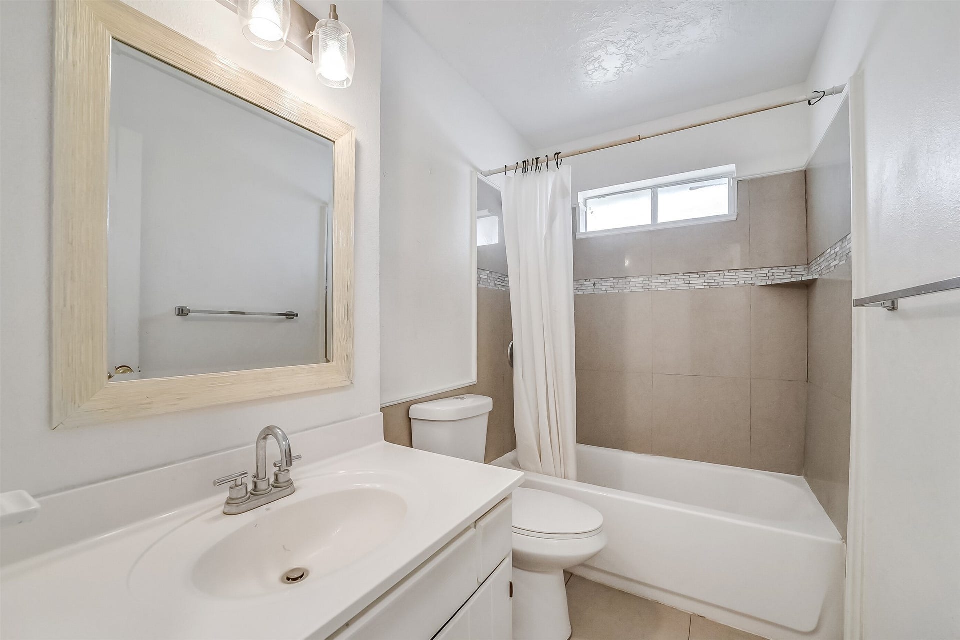 6822 Trail Valley Way, Houston, TX 77086