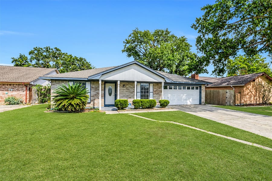 Property photo for 6822 Trail Valley Way, Houston, TX