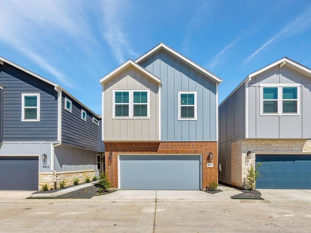 9828 Rugged Oaks Drive, Houston, TX 77080