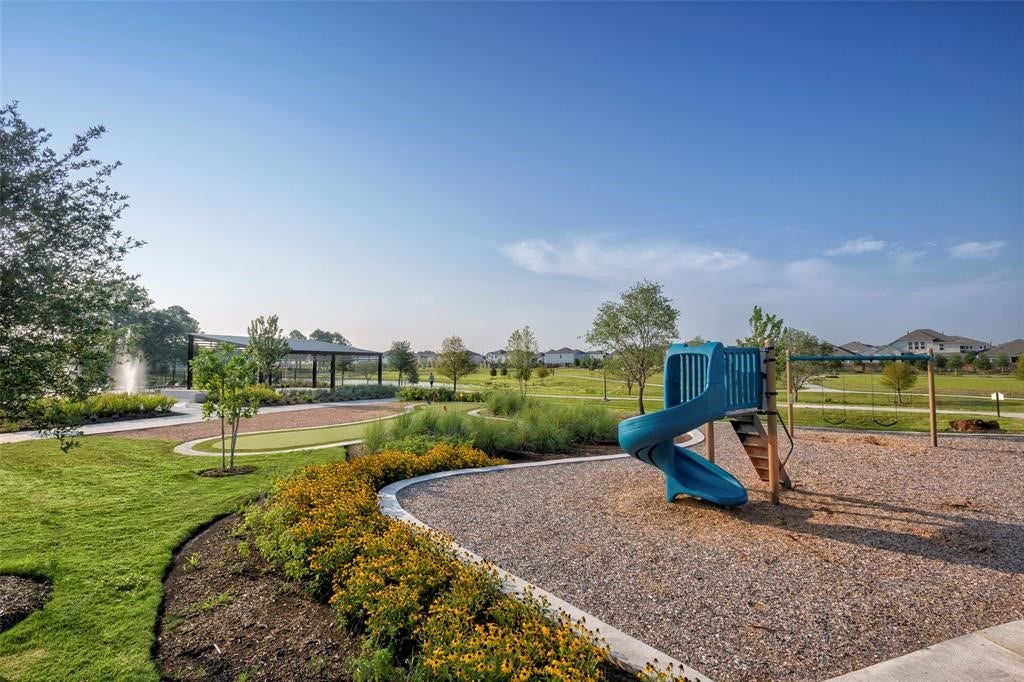 9828 Rugged Oaks Drive, Houston, TX 77080