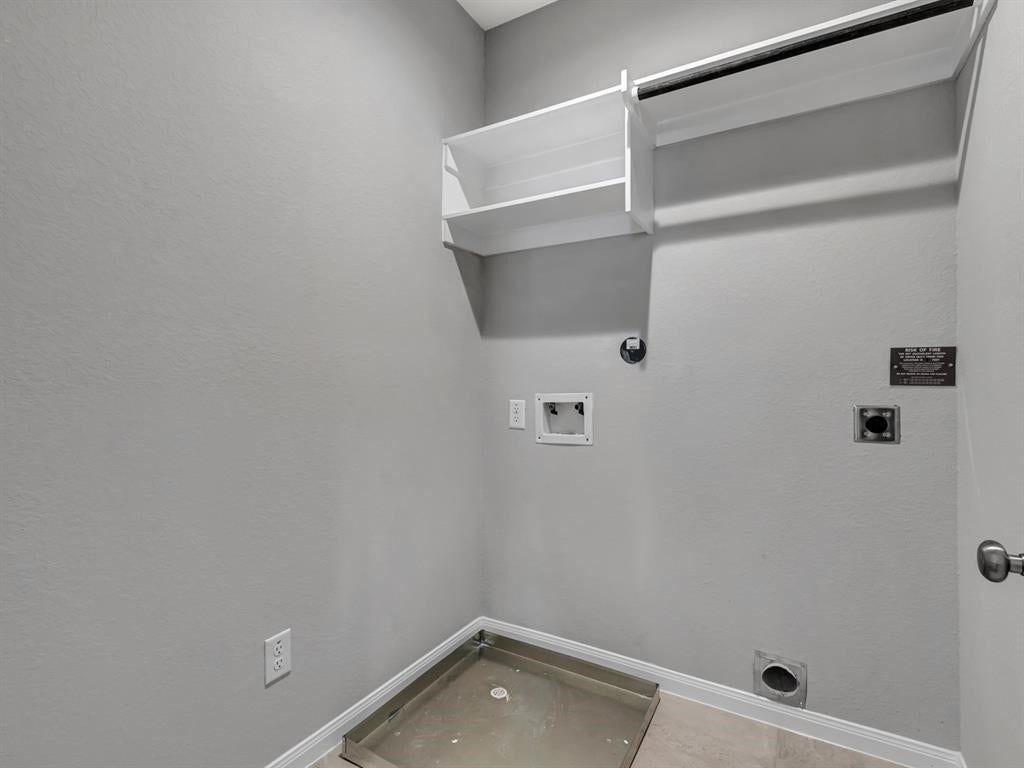 9828 Rugged Oaks Drive, Houston, TX 77080