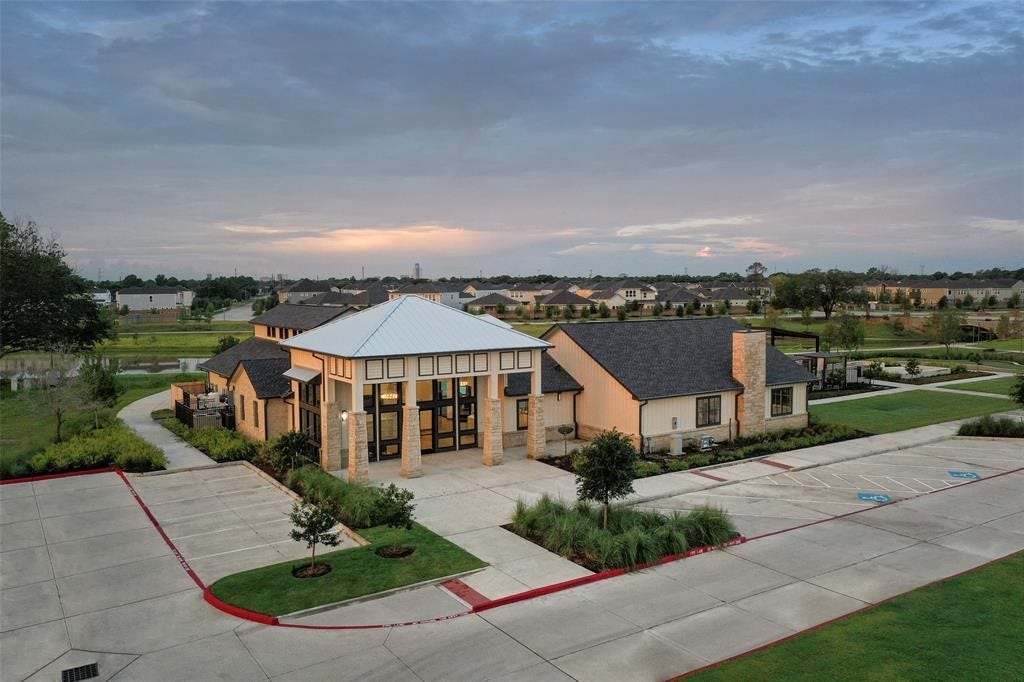 9828 Rugged Oaks Drive, Houston, TX 77080