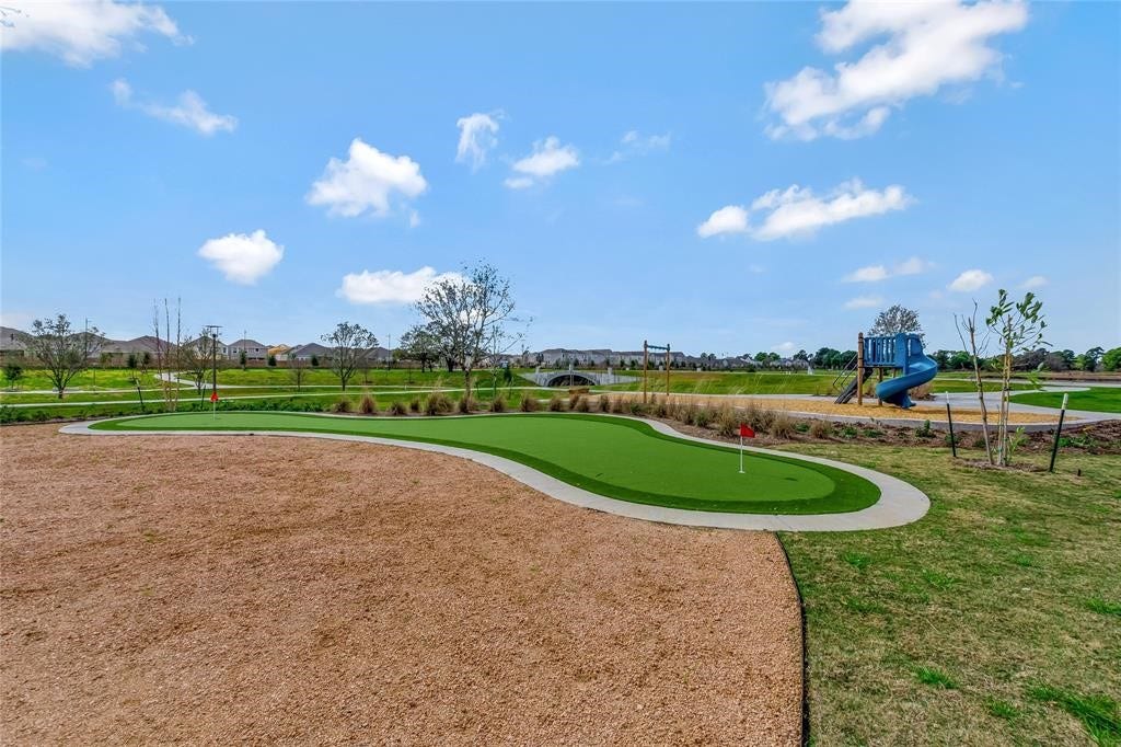 9828 Rugged Oaks Drive, Houston, TX 77080