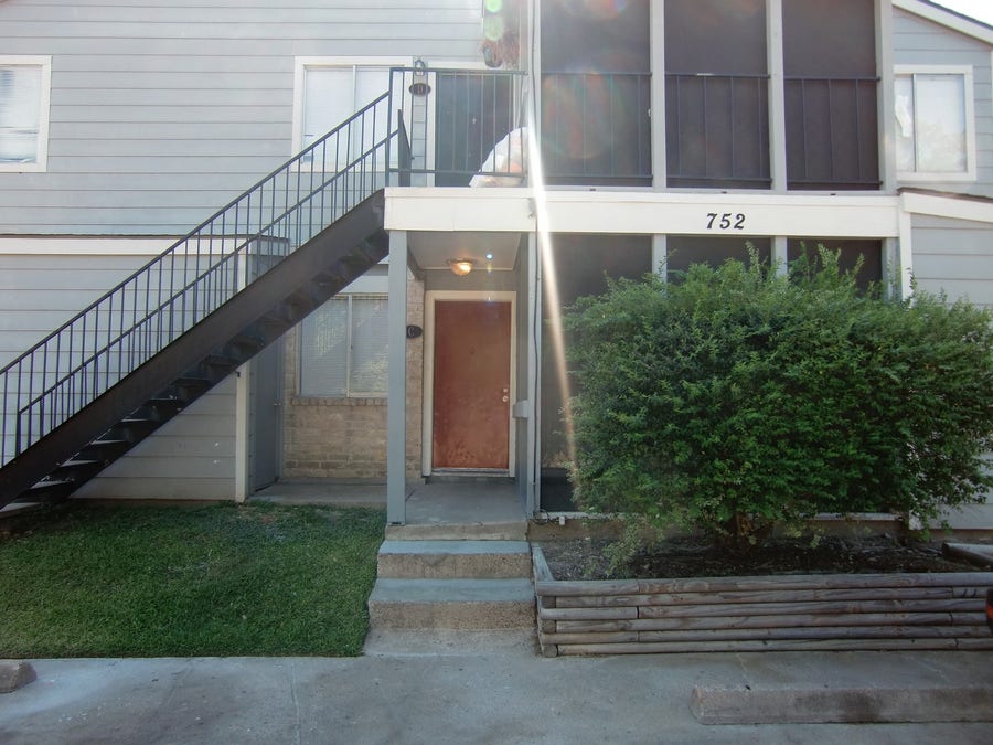 Property photo for 752 Memorial Mews Street, #C, Houston, TX