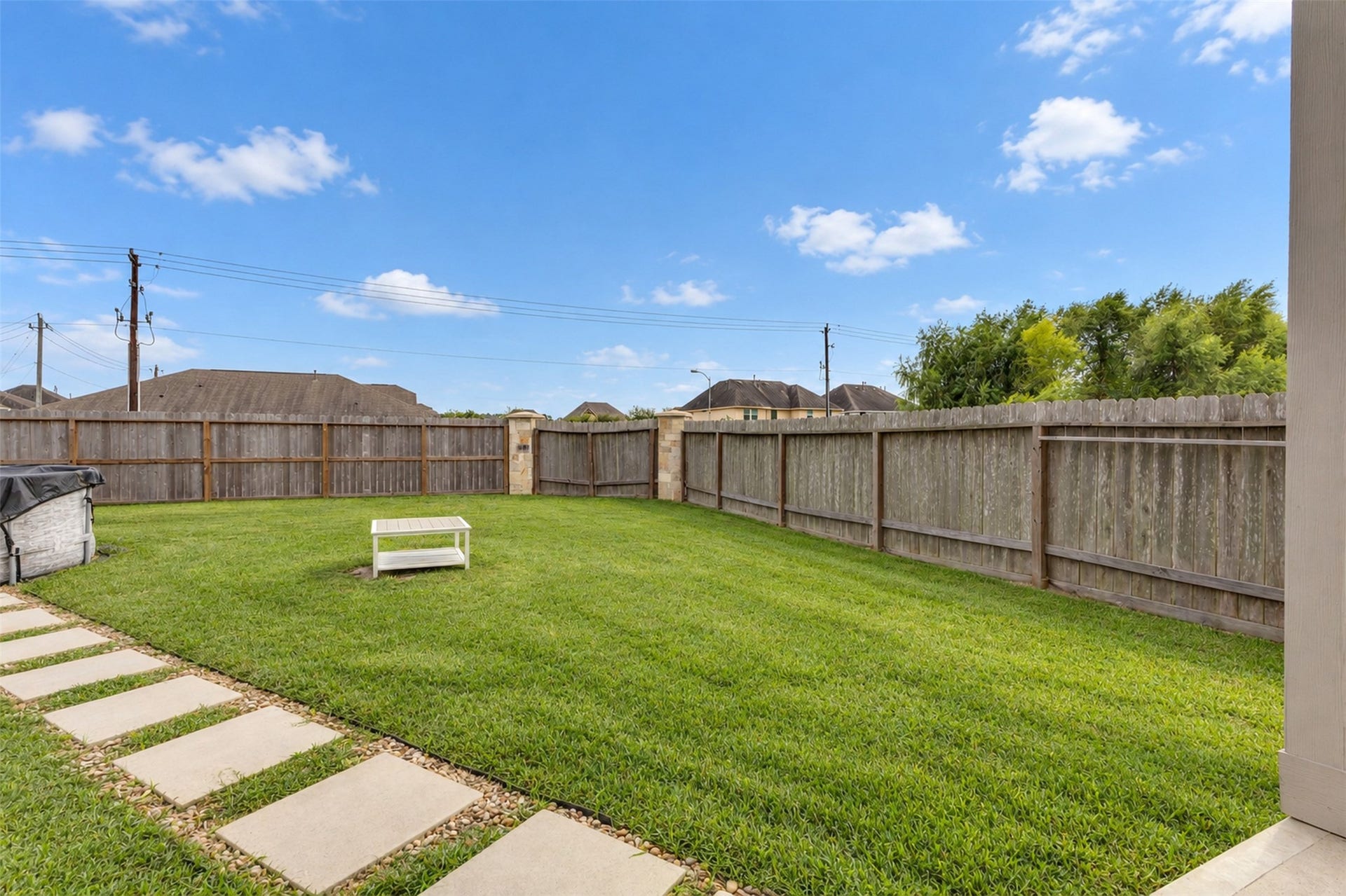 4341 Mocking Run Lane, Dickinson, TX 77539 Big backyard offers plenty of space for pets or family to run and play