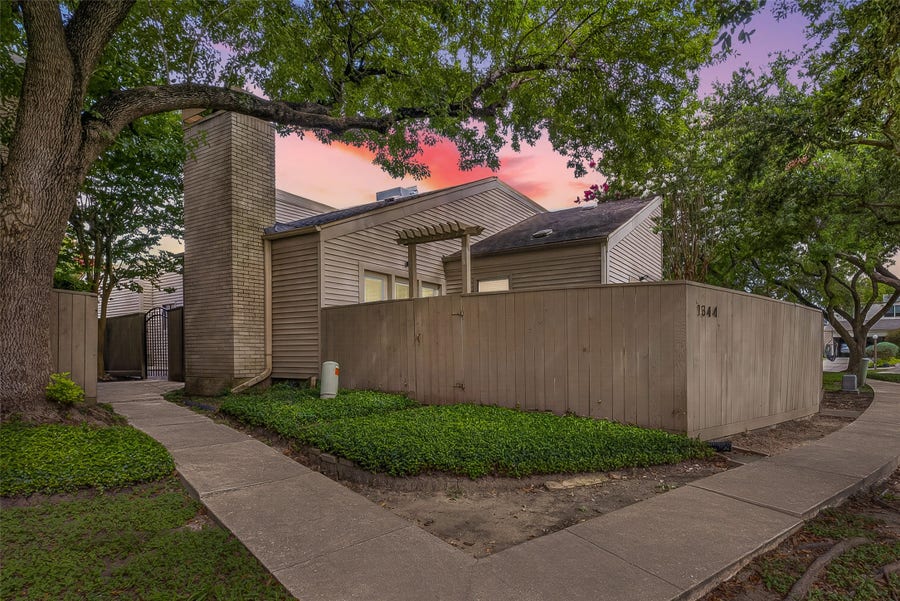 Property photo for 1344 Chardonnay Drive, Houston, TX