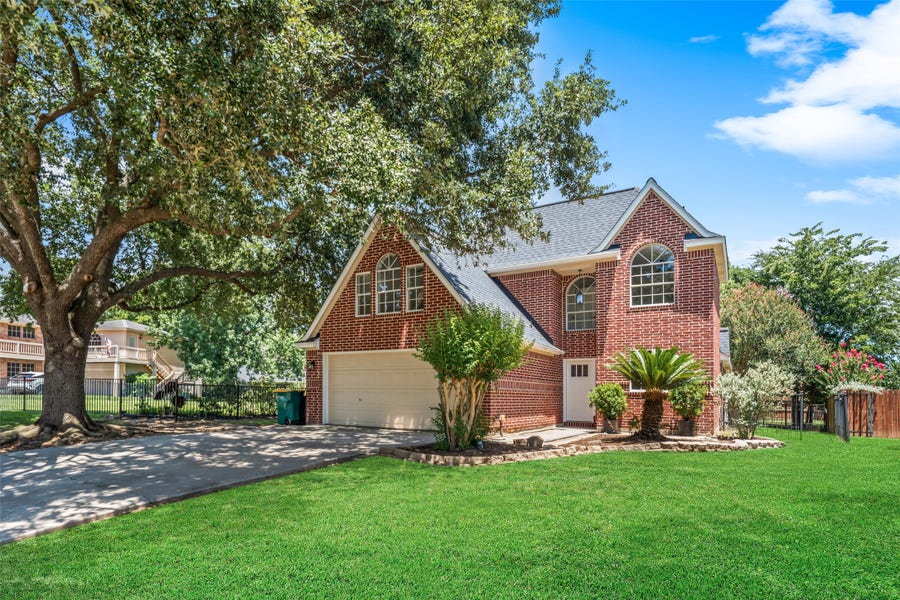 Property photo for 6979 Breezy Point, Willis, TX