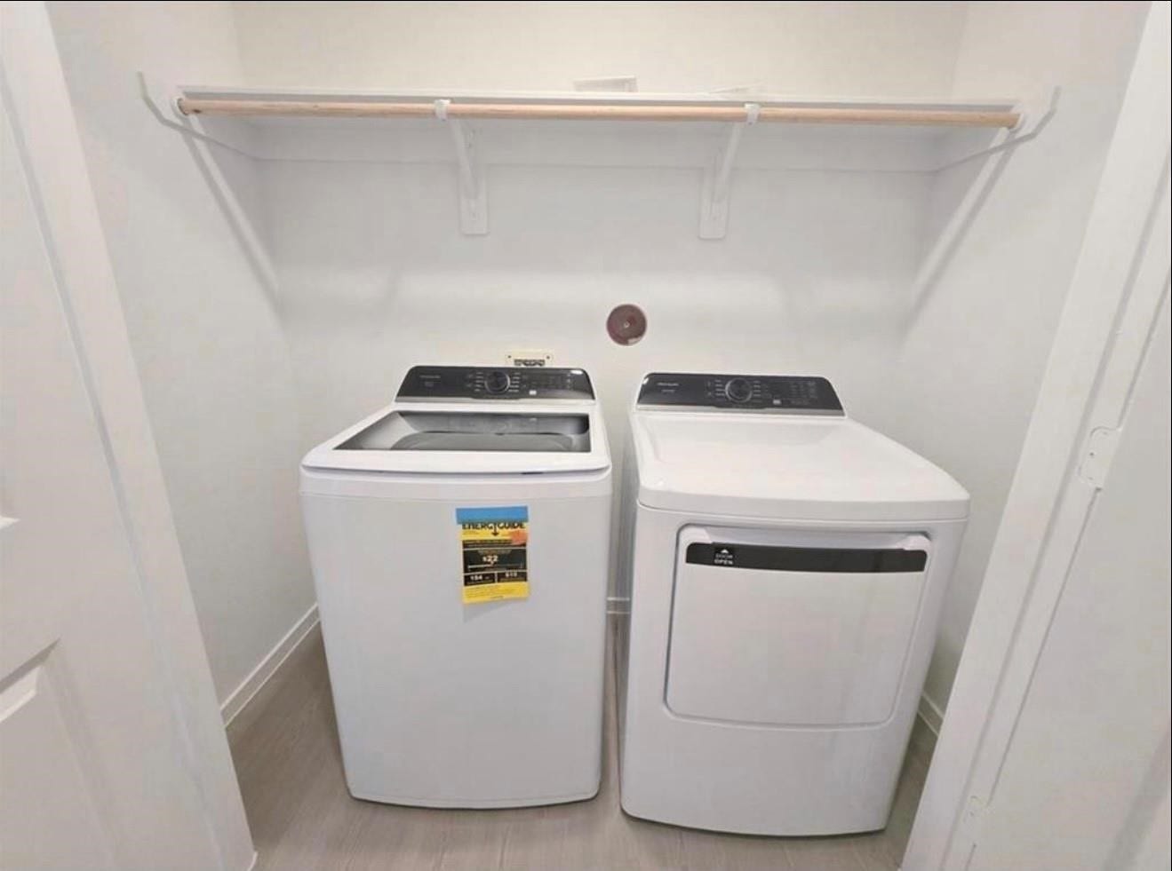28818 Texas Sparrow ln, Hockley, TX 77447 Washer and dryer included
