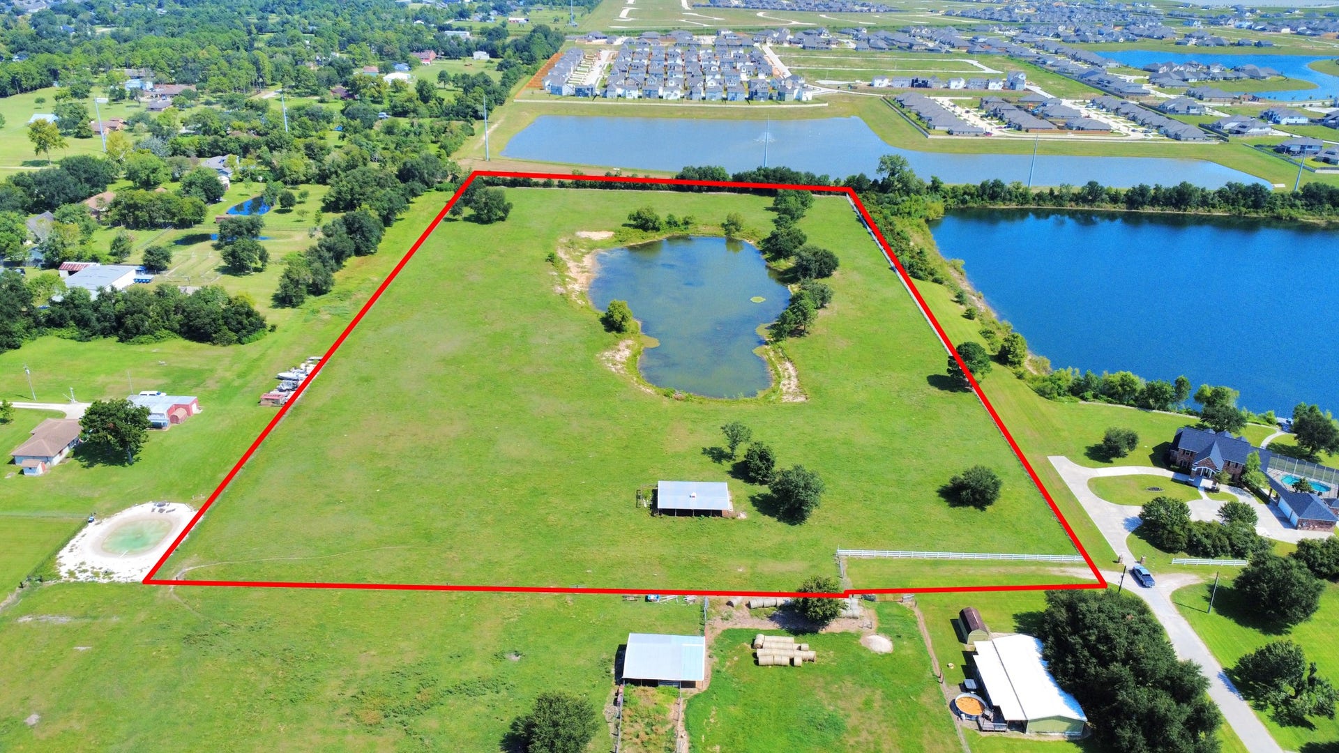 3237-2 Avenue G 1/2, Santa Fe, TX 77510 Property line in red is not the exact property boundary line, It is showing what the seller iis currently using including the R.O.W. Buyer to verify property boundary lines.