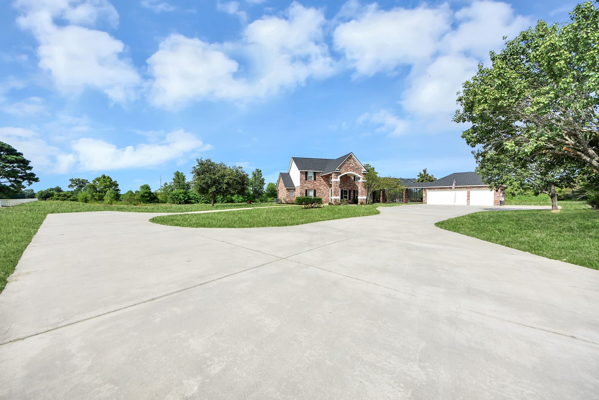 3237-2 Avenue G 1/2, Santa Fe, TX 77510 Property next door also available for sale.