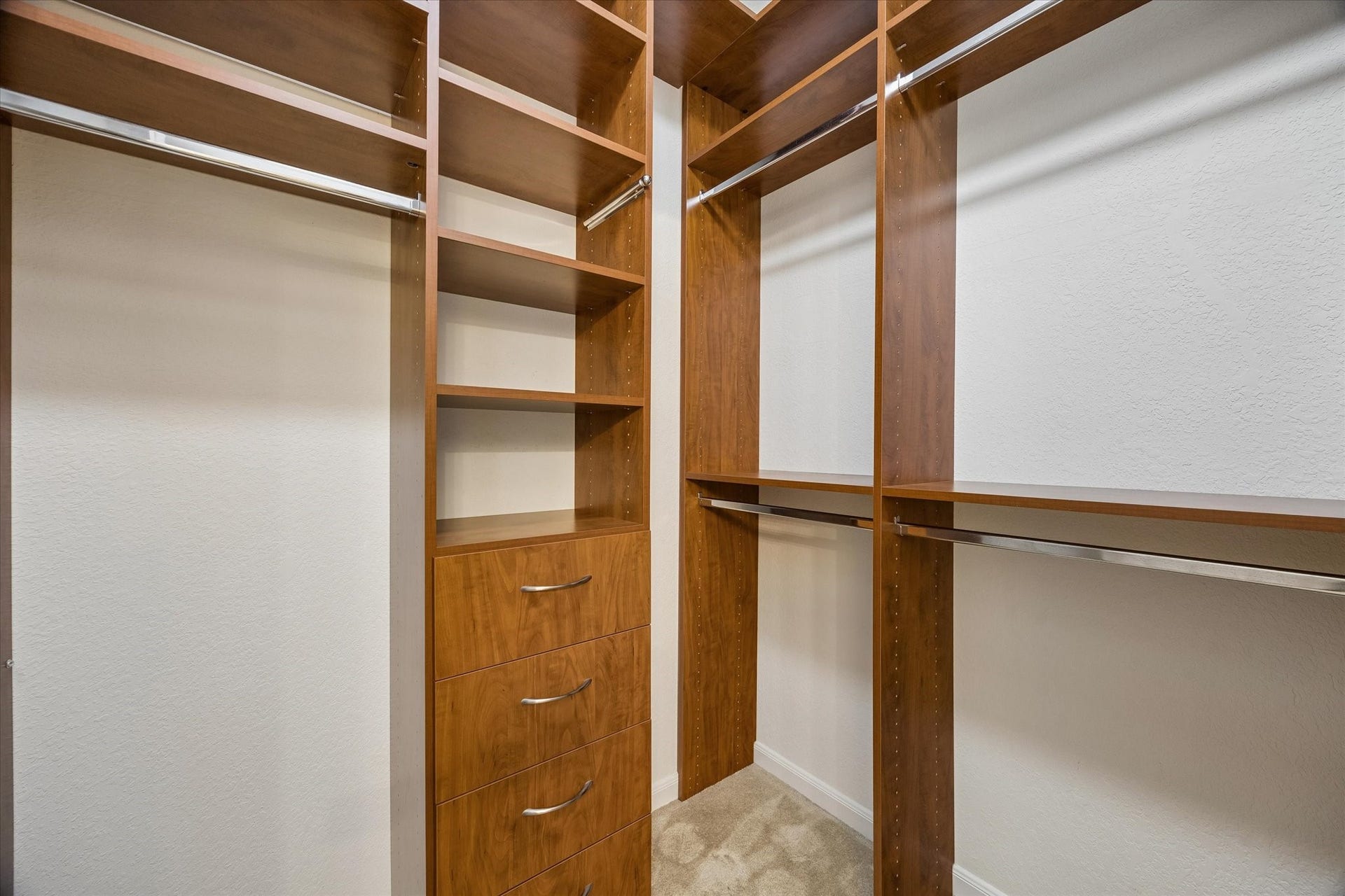1624 Ponte Leone Lane, League City, TX 77573 Primary walk-in closet.