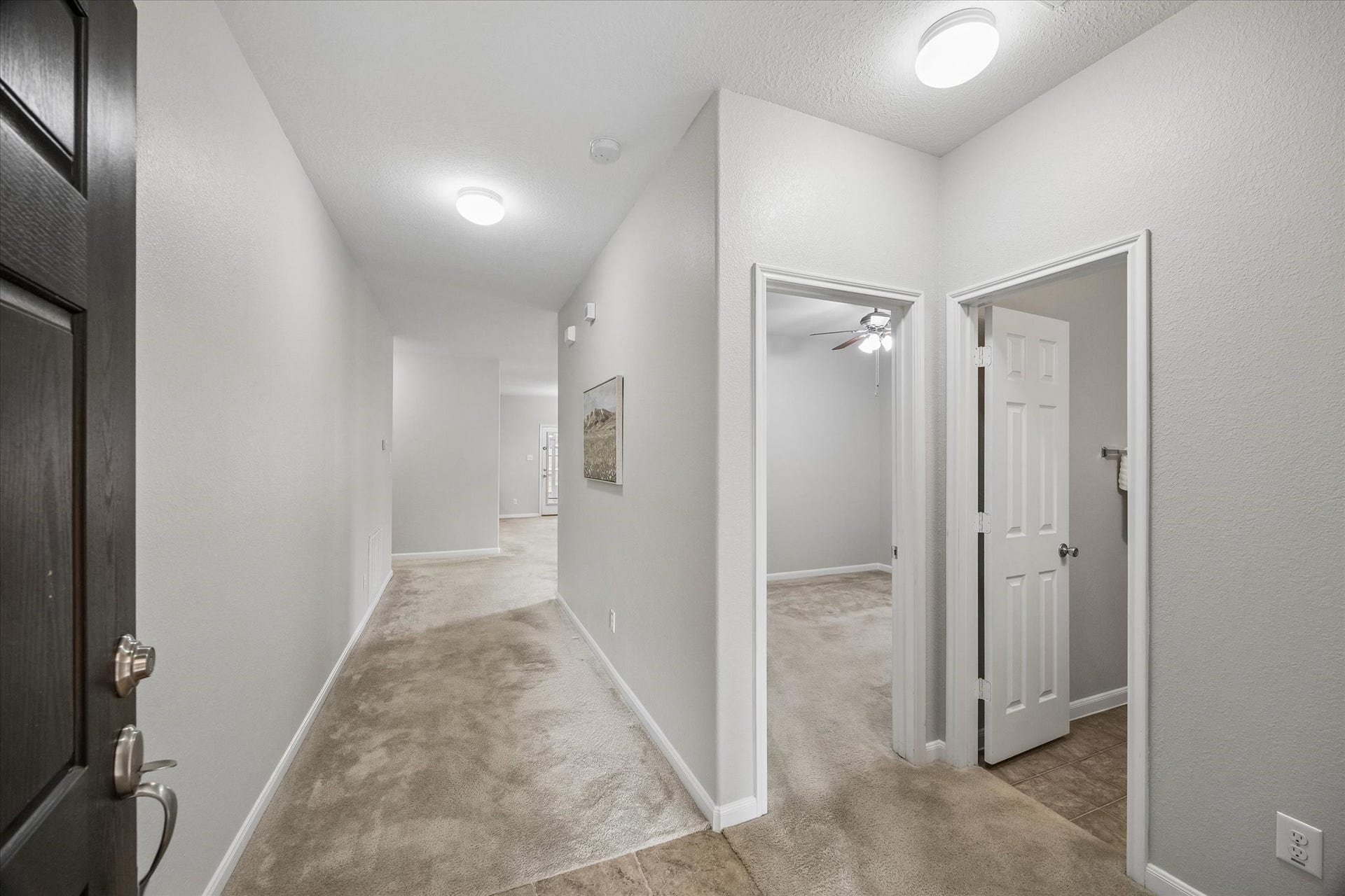 1624 Ponte Leone Lane, League City, TX 77573 Step inside to a warm and inviting living space with a functional, open layout.