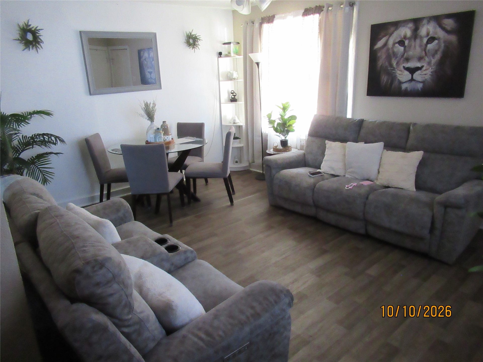 1328-Livingroom
