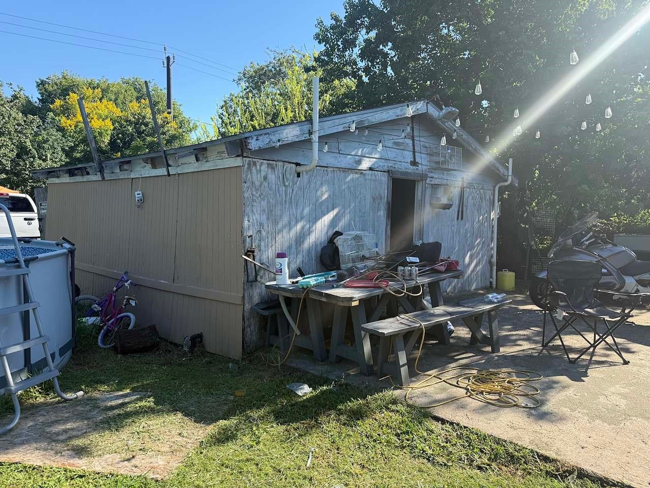 Detached Garage