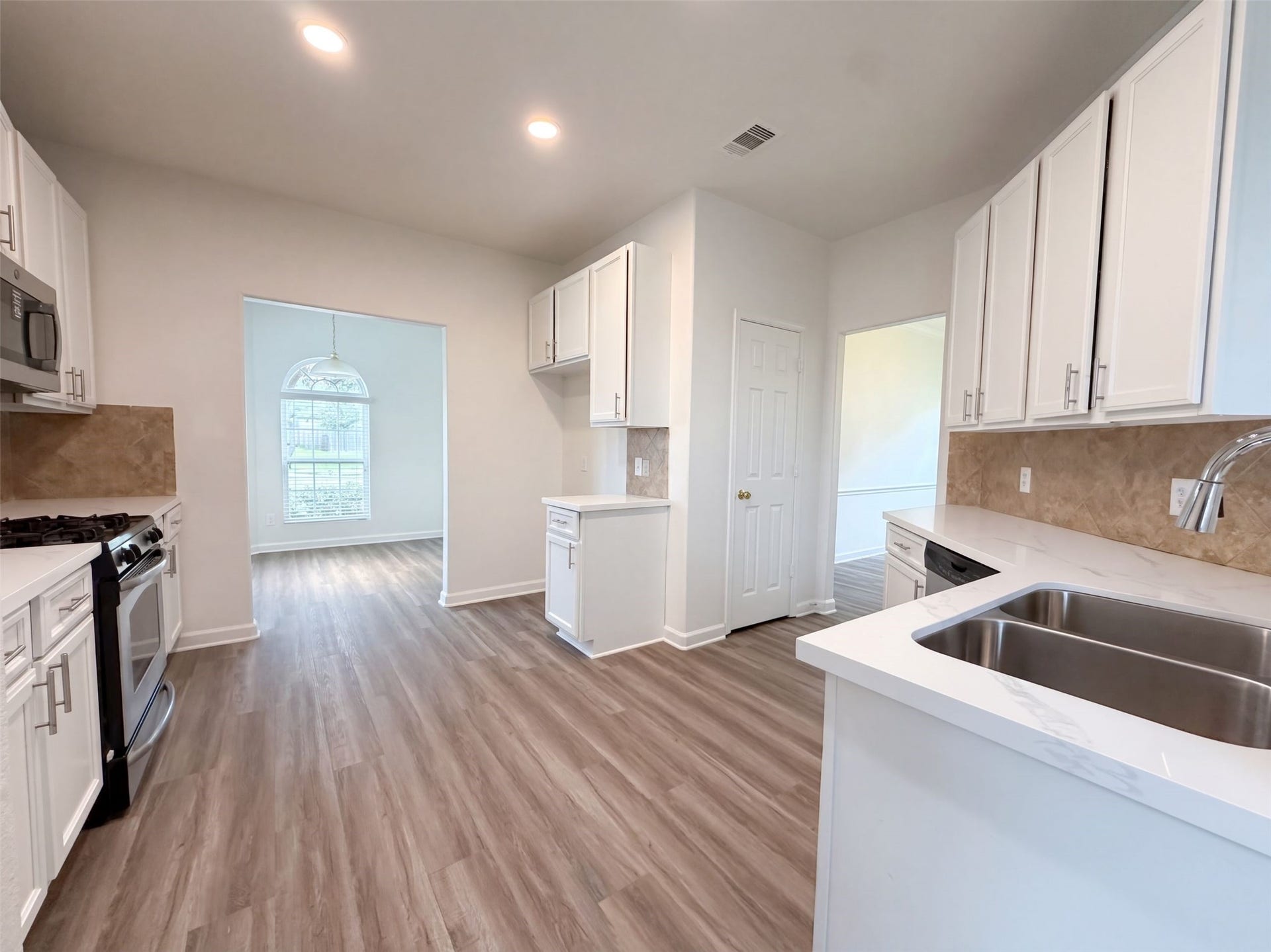 19043 Taverns Crossing Lane, Houston, TX 77084 19043 Taverns Crossing Lane, Houston, TX 77084