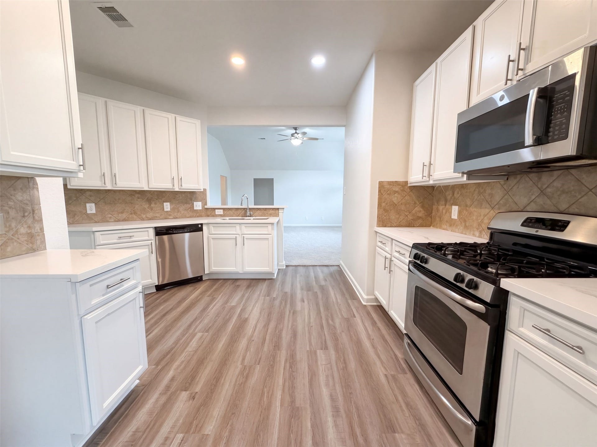 19043 Taverns Crossing Lane, Houston, TX 77084 19043 Taverns Crossing Lane, Houston, TX 77084
