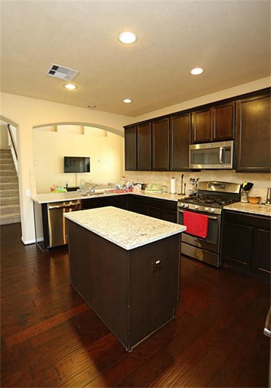 2710 Diamond Vista Lane, Rosharon, TX 77583 2710 Diamond Vista Lane, Rosharon, TX 77583