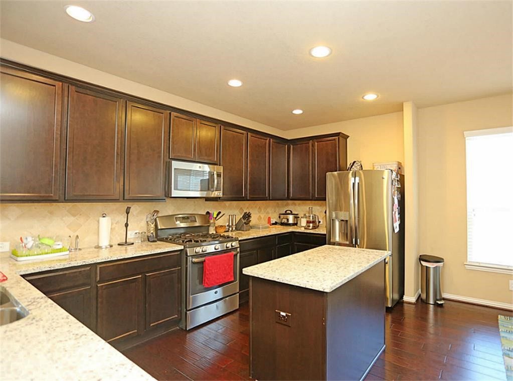 2710 Diamond Vista Lane, Rosharon, TX 77583 2710 Diamond Vista Lane, Rosharon, TX 77583