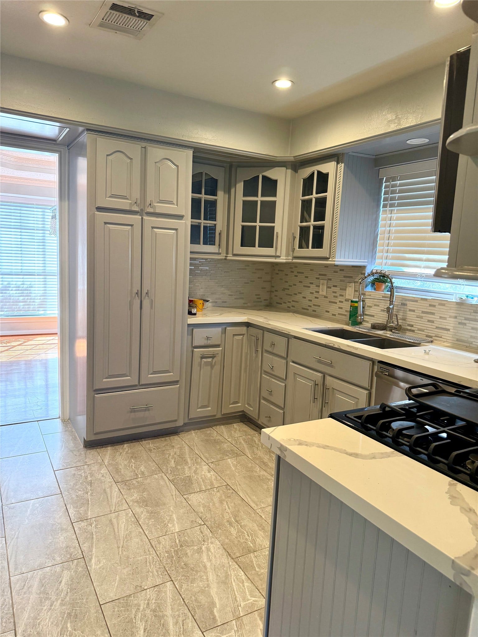 10818 Chevy Chase Drive, Houston, TX 77042 10818 Chevy Chase Drive, Houston, TX 77042