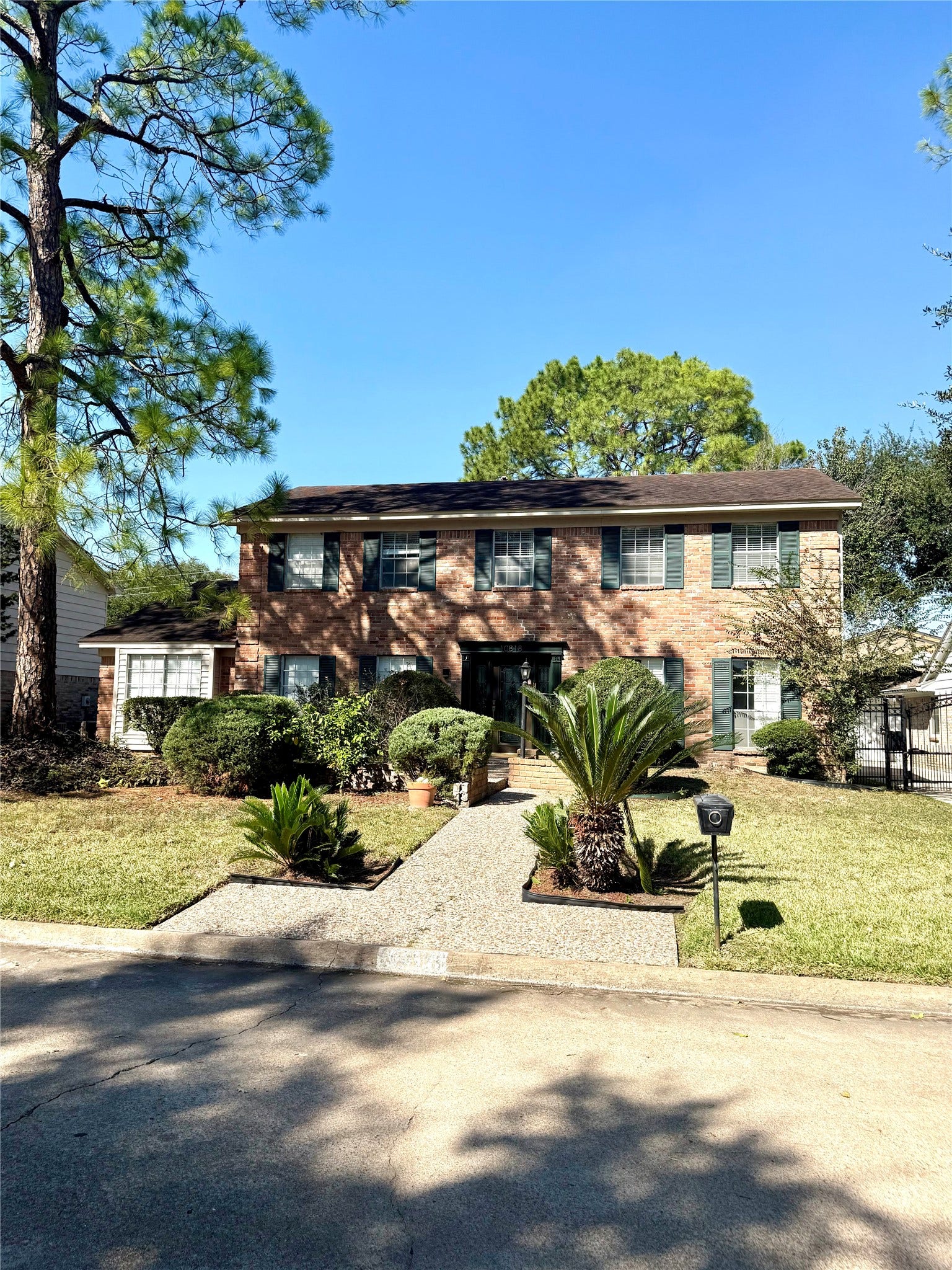 10818 Chevy Chase Drive, Houston, TX 77042 10818 Chevy Chase Drive, Houston, TX 77042