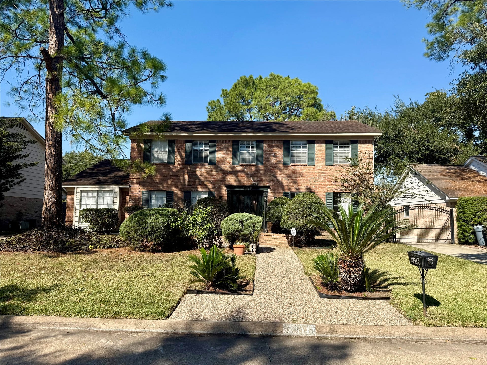 10818 Chevy Chase Drive, Houston, TX 77042 10818 Chevy Chase Drive, Houston, TX 77042