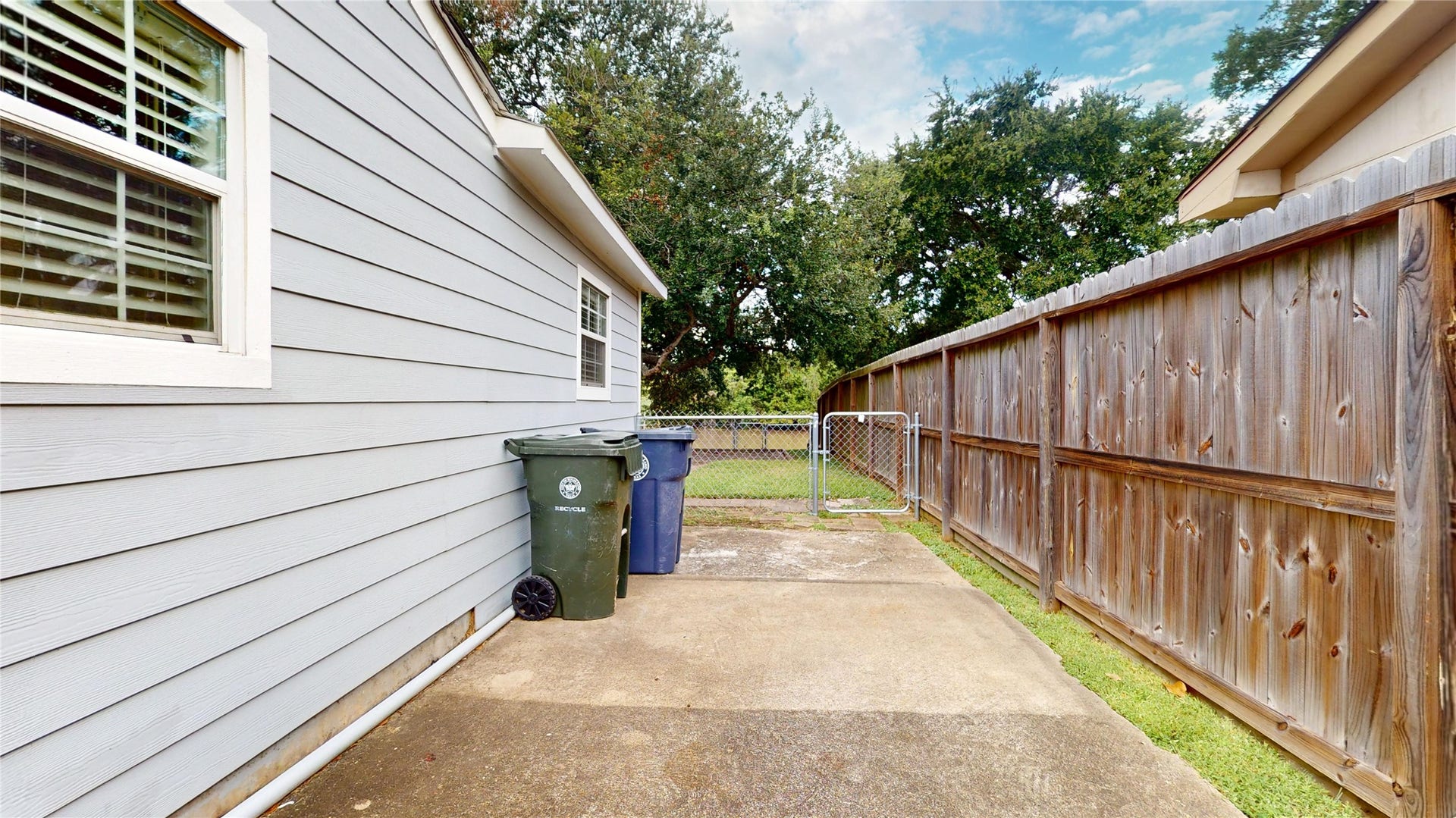 607 W Park Street, Sugar Land, TX 77498