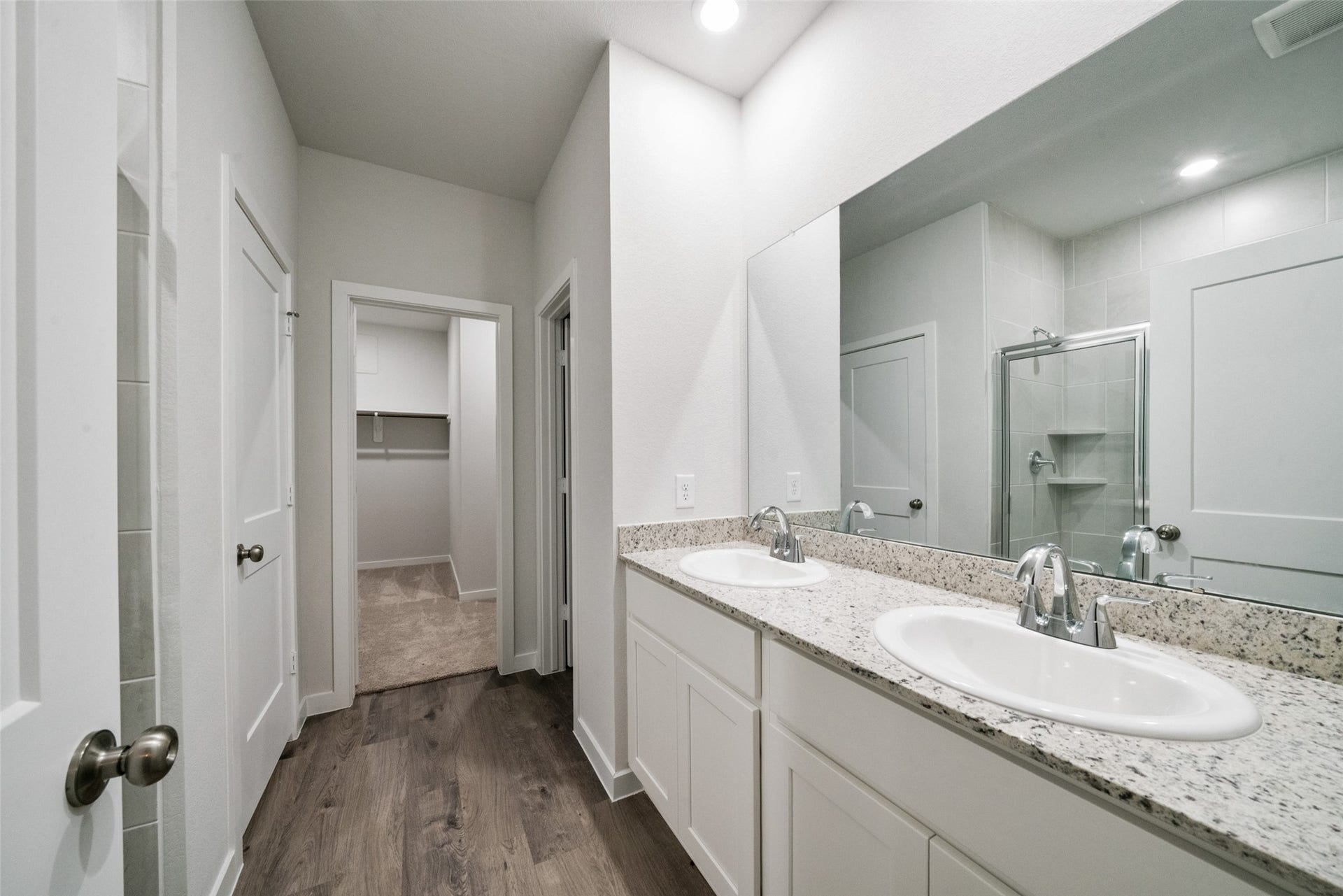 496 Shoreview Drive, Conroe, TX 77303 496 Shoreview Drive, Conroe, TX 77303