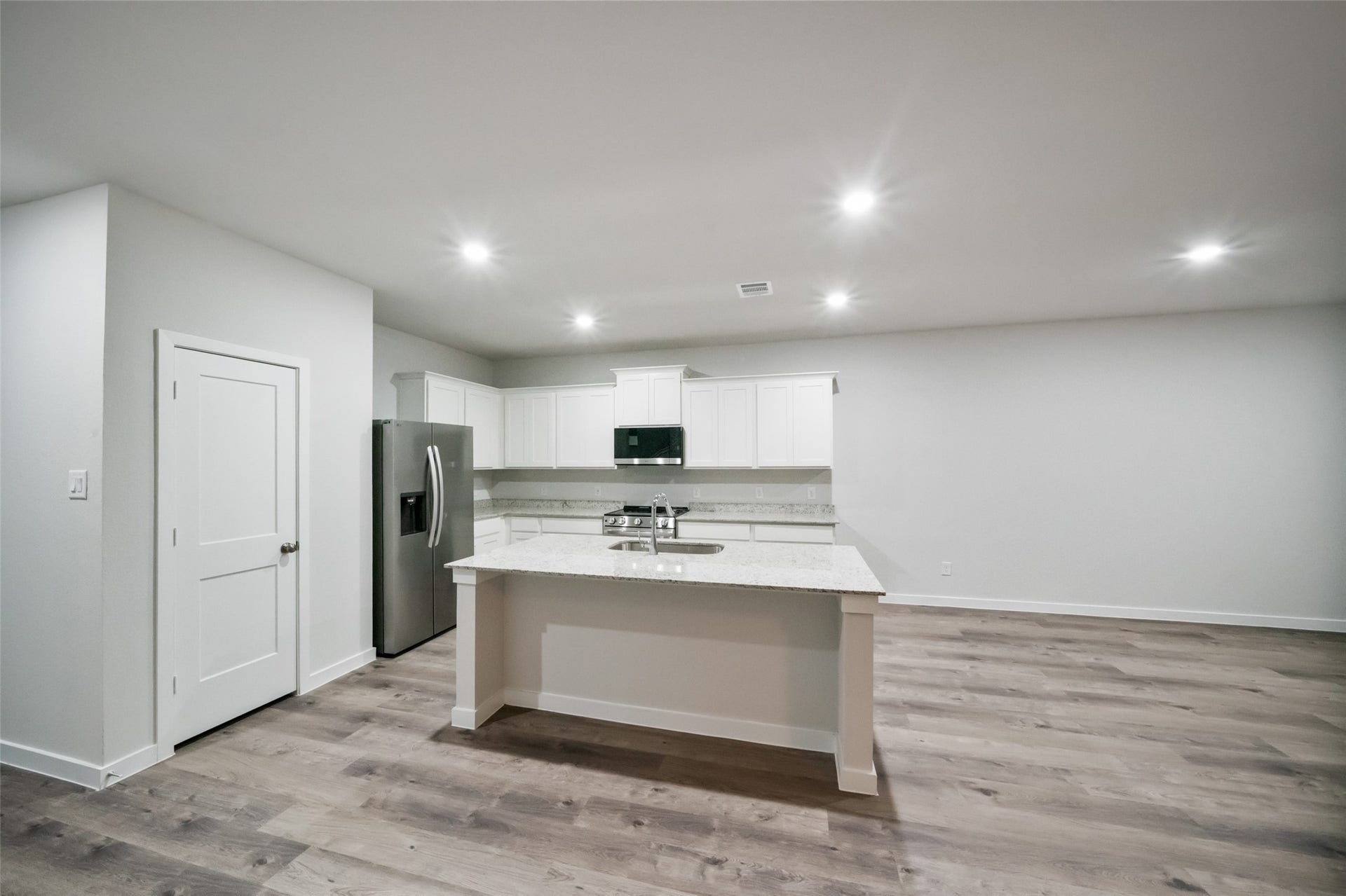 496 Shoreview Drive, Conroe, TX 77303 496 Shoreview Drive, Conroe, TX 77303