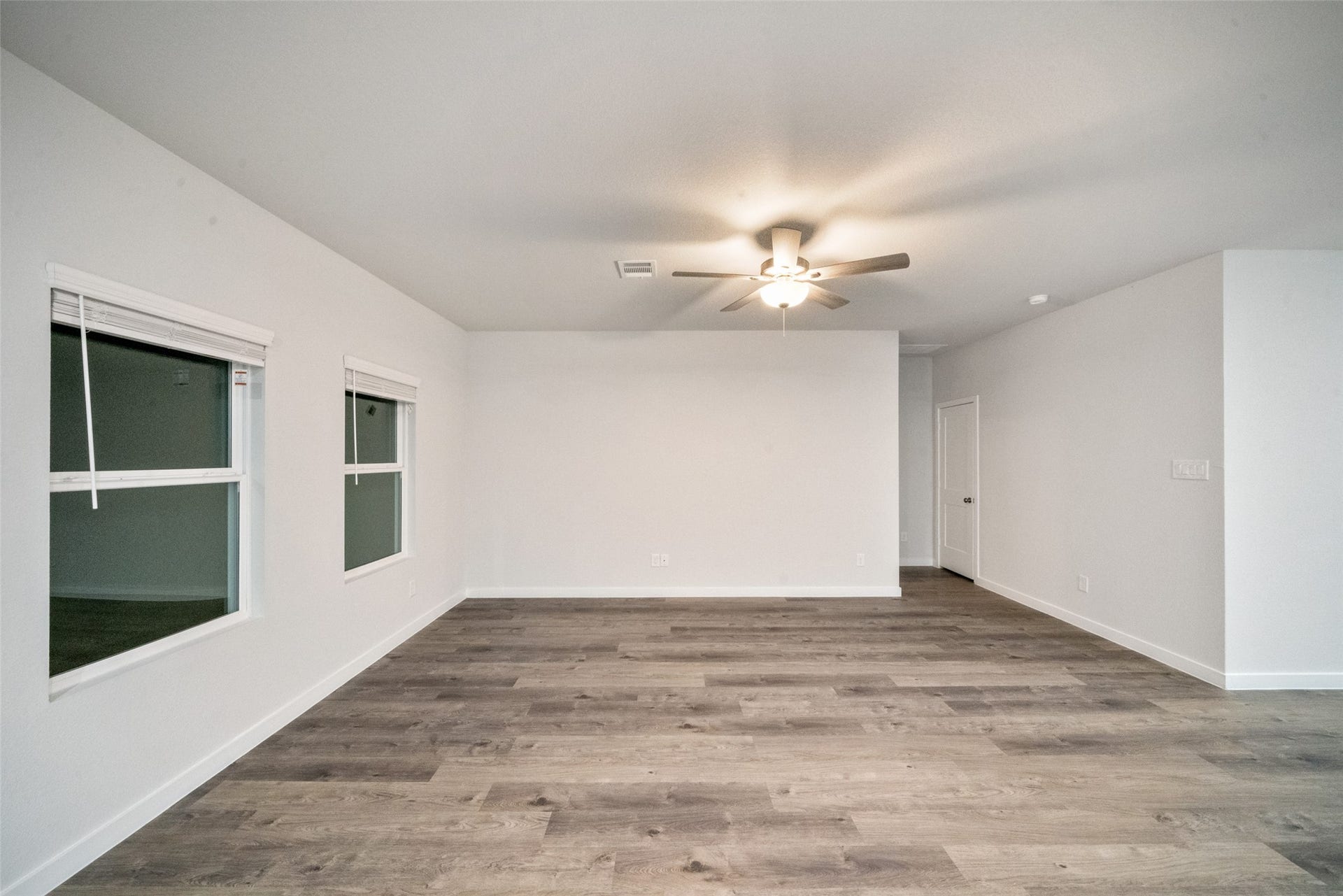 496 Shoreview Drive, Conroe, TX 77303 496 Shoreview Drive, Conroe, TX 77303