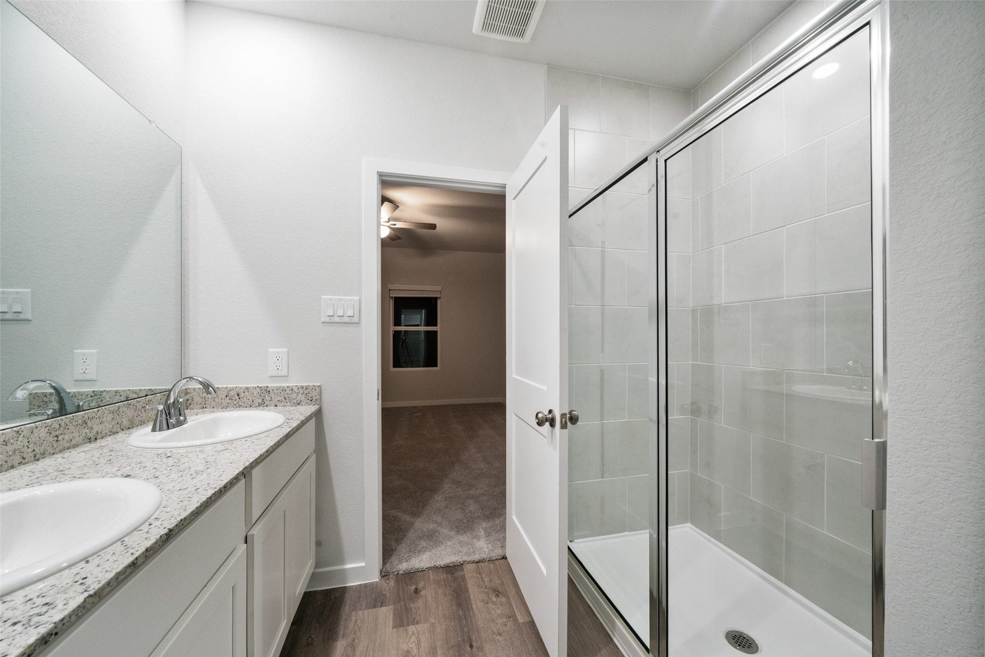 496 Shoreview Drive, Conroe, TX 77303 496 Shoreview Drive, Conroe, TX 77303