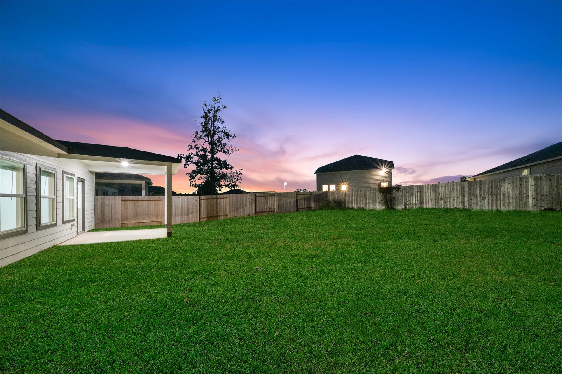 496 Shoreview Drive, Conroe, TX 77303 496 Shoreview Drive, Conroe, TX 77303