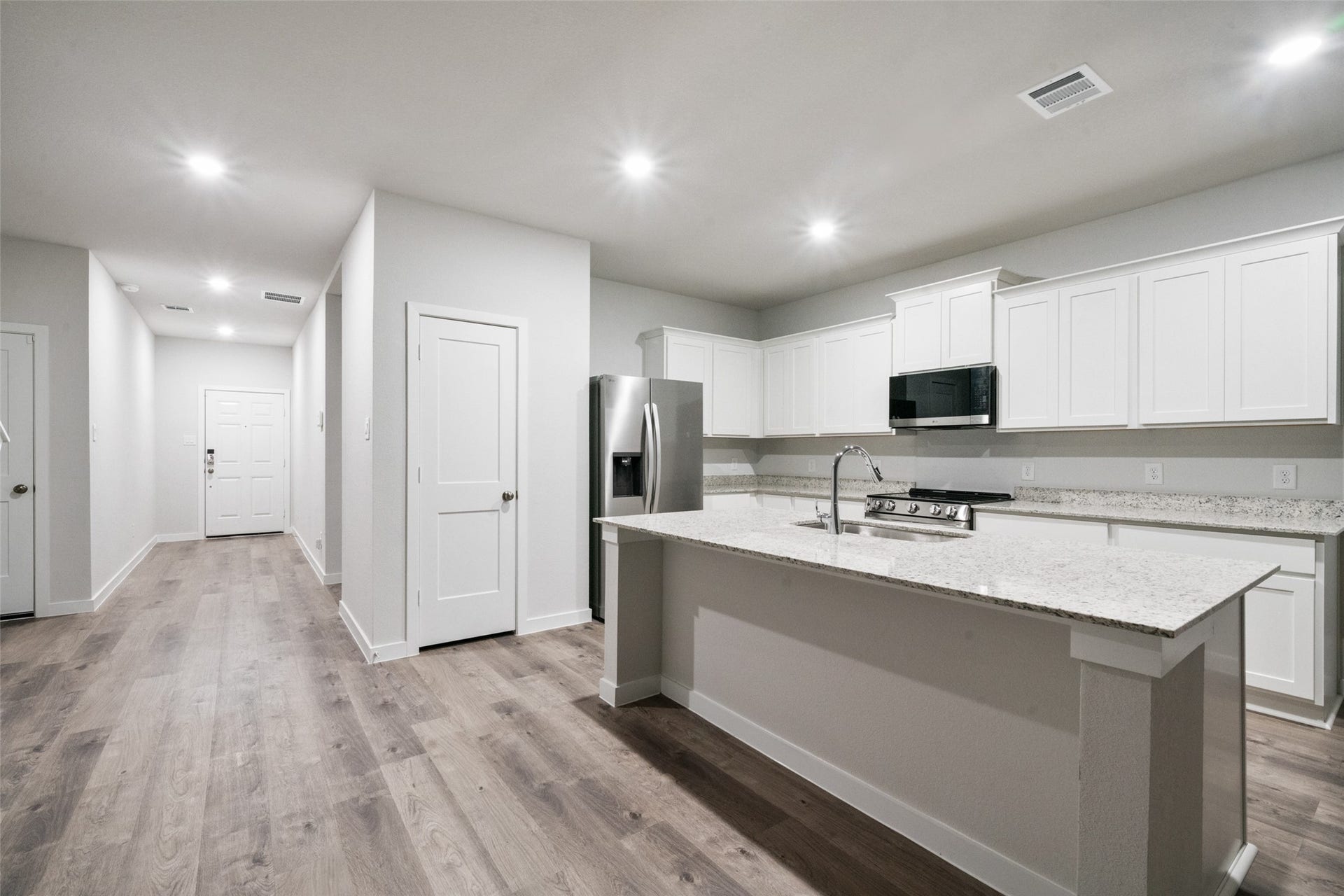 496 Shoreview Drive, Conroe, TX 77303 496 Shoreview Drive, Conroe, TX 77303