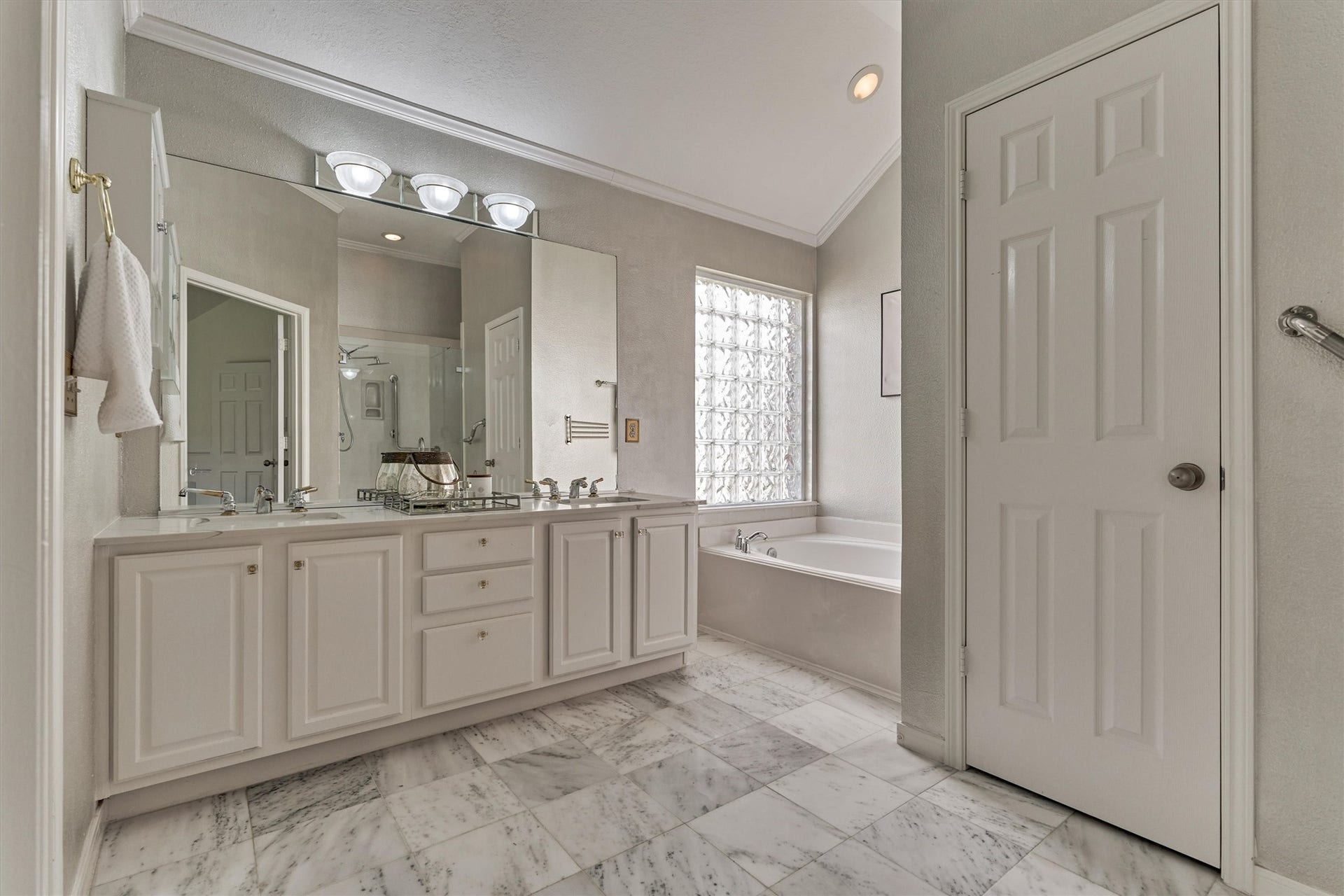20203 Tamerton Drive, Spring, TX 77388 20203 Tamerton Drive, Spring, TX 77388