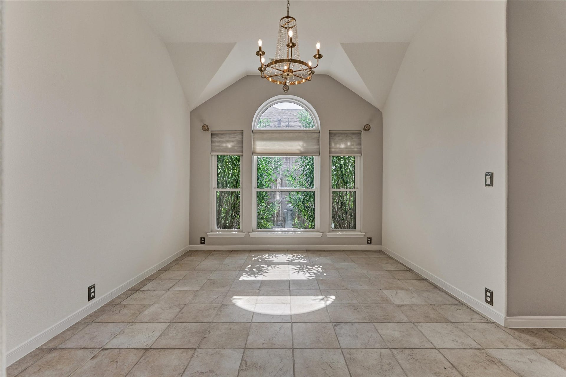 20203 Tamerton Drive, Spring, TX 77388 20203 Tamerton Drive, Spring, TX 77388