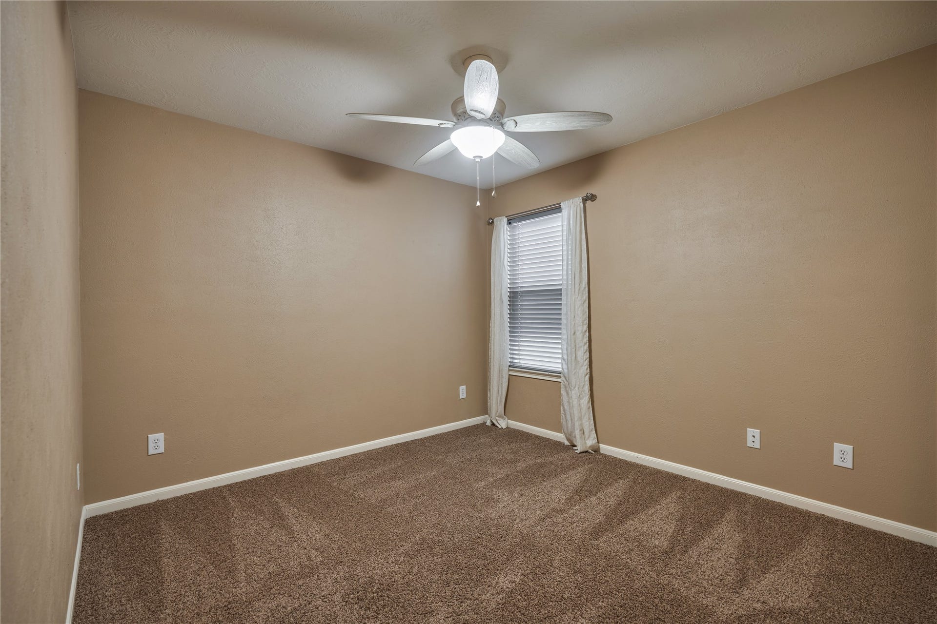 17250 Lafayette Hollow Lane, Humble, TX 77346 17250 Lafayette Hollow Lane, Humble, TX 77346