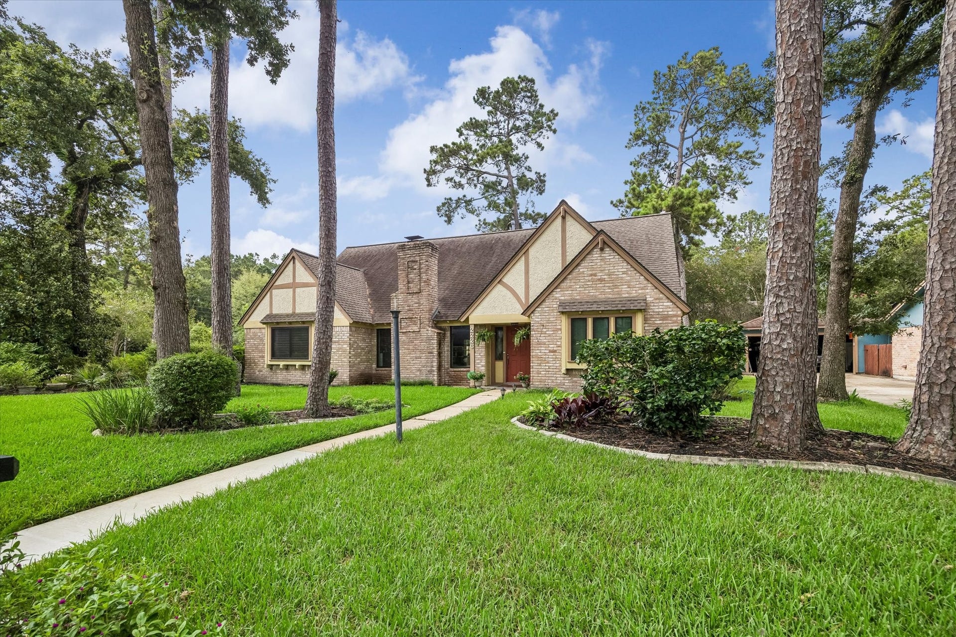 2226 Hidden Creek Drive, Houston, TX 77339 2226 Hidden Creek Drive, Houston, TX 77339