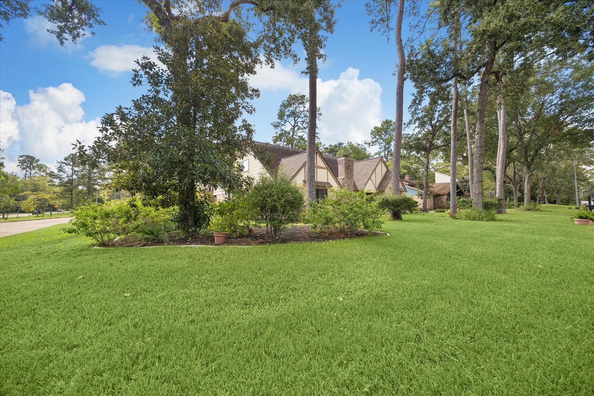 2226 Hidden Creek Drive, Houston, TX 77339 2226 Hidden Creek Drive, Houston, TX 77339