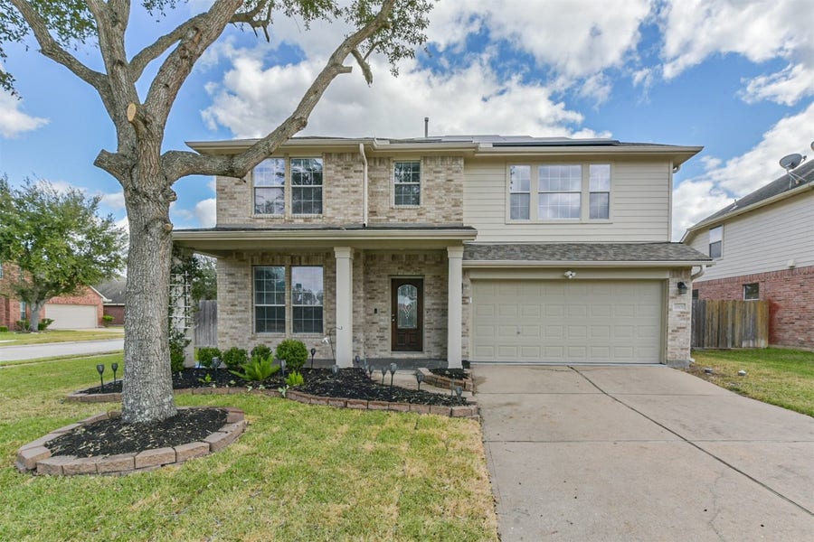 Property photo for 2601 Hewn Rock Way, Pearland, TX