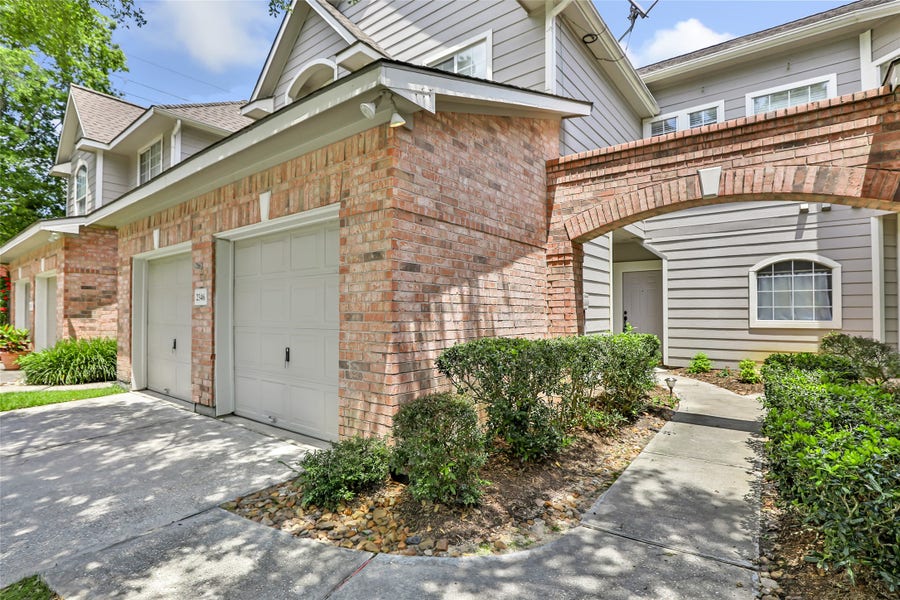 Property photo for 2346 Summit Way Court, Kingwood, TX