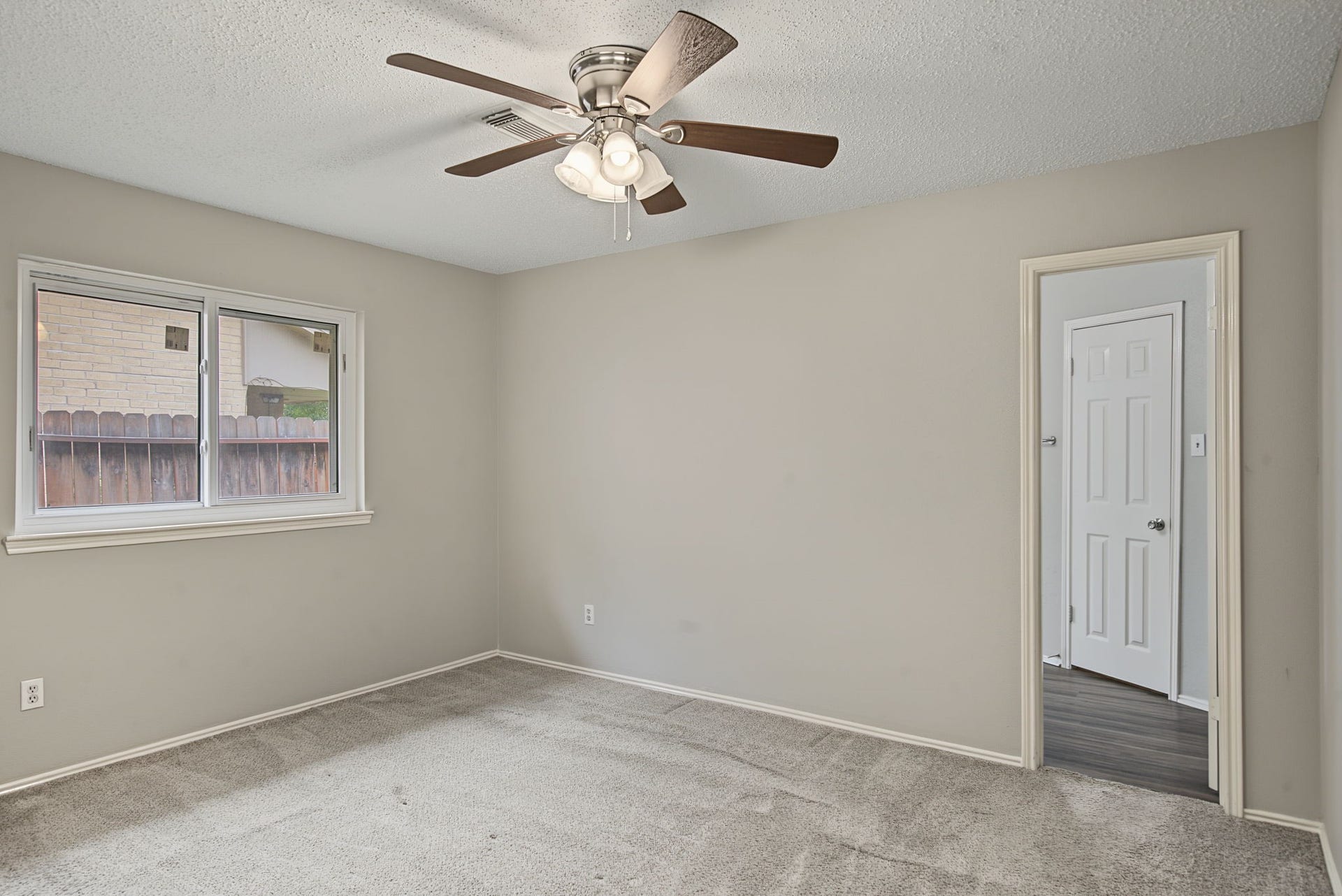 8406 Woodland Willows Drive, Houston, TX 77083