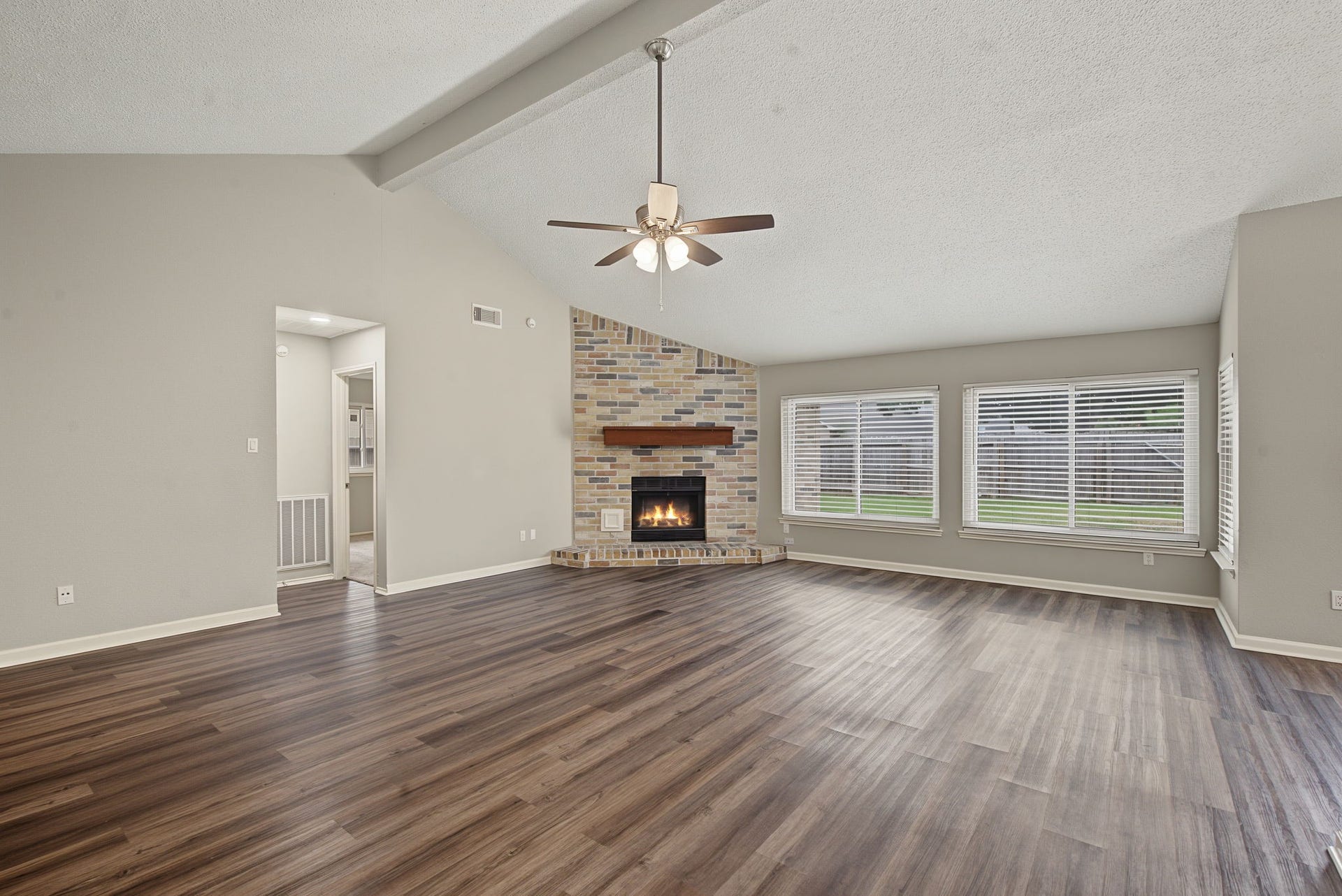 8406 Woodland Willows Drive, Houston, TX 77083