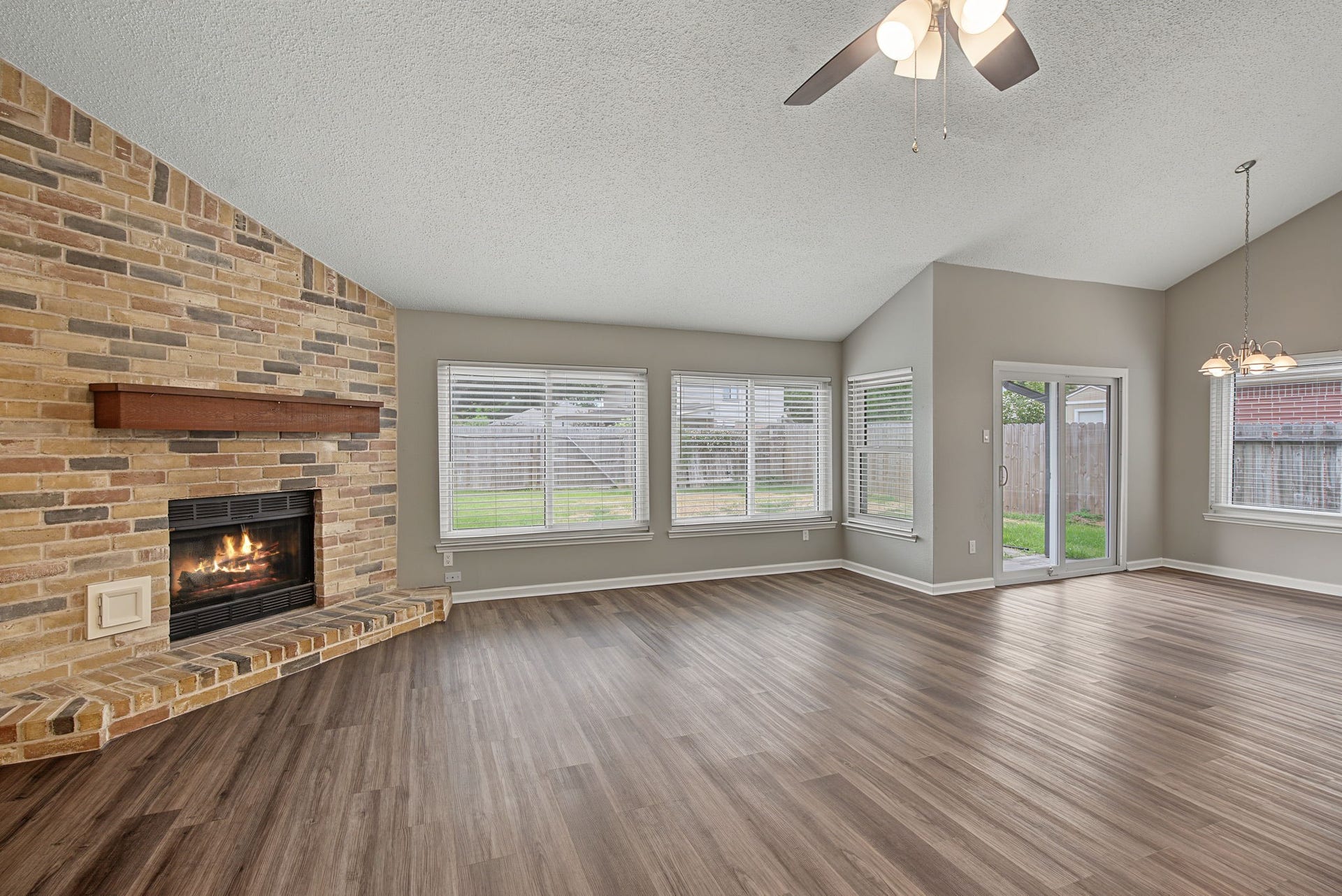 8406 Woodland Willows Drive, Houston, TX 77083