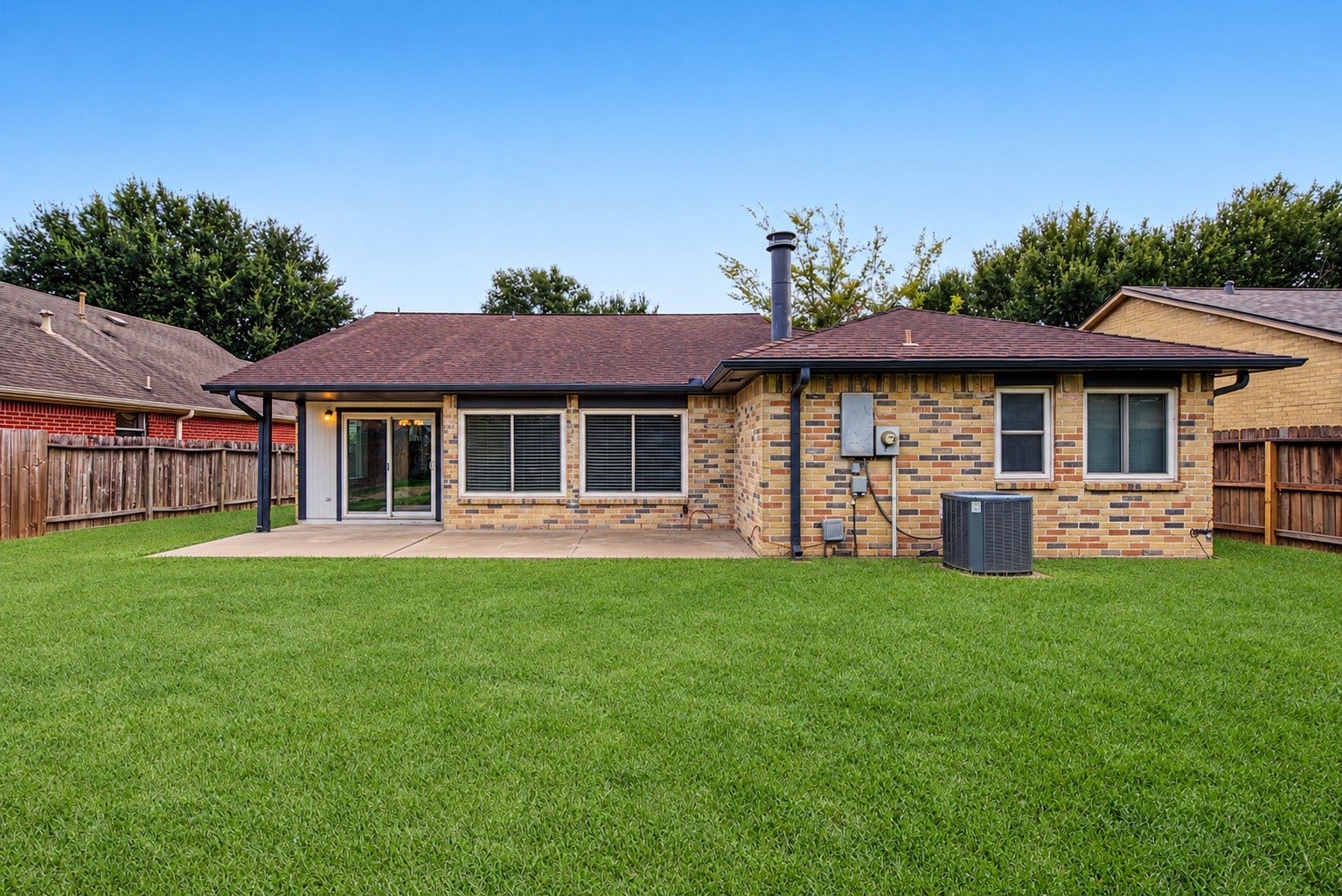 8406 Woodland Willows Drive, Houston, TX 77083