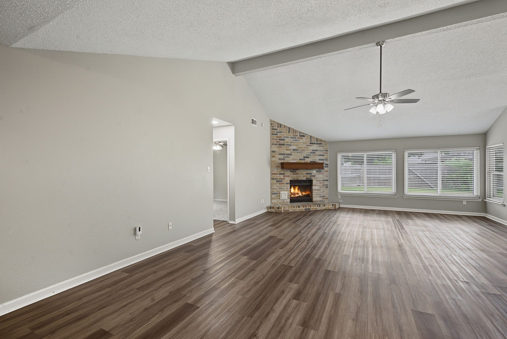 8406 Woodland Willows Drive, Houston, TX 77083