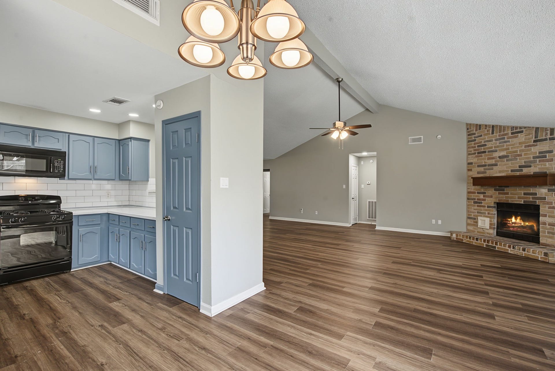 8406 Woodland Willows Drive, Houston, TX 77083
