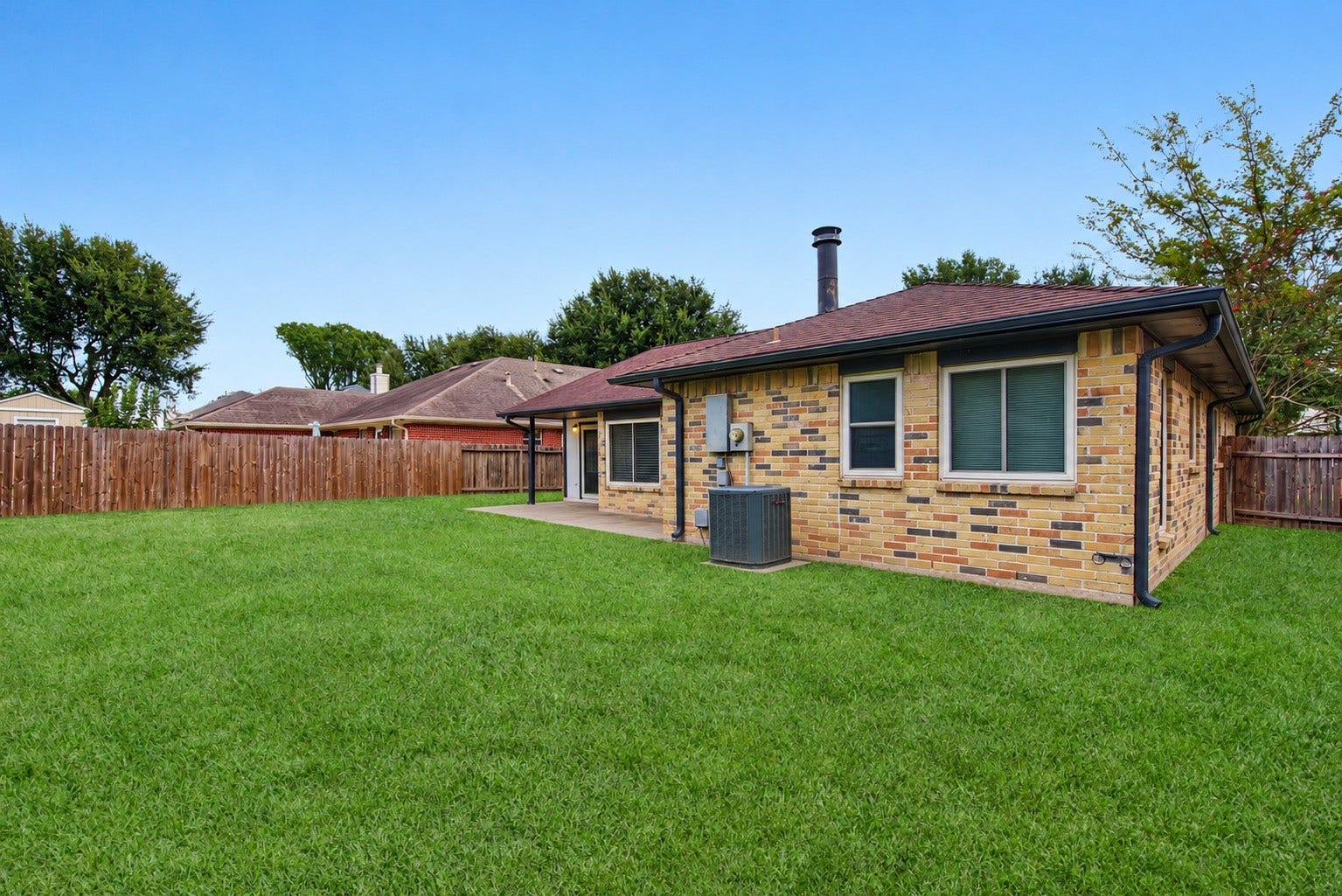 8406 Woodland Willows Drive, Houston, TX 77083