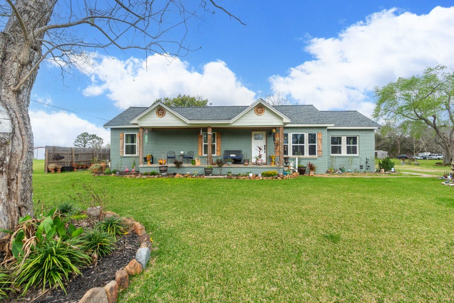 Property photo for 2930 W Shane Street, Alvin, TX
